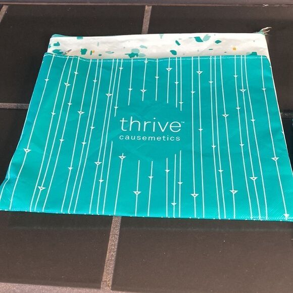 Thrive Causemetics 3 pack of cosmetic bags - Picture 2 of 10